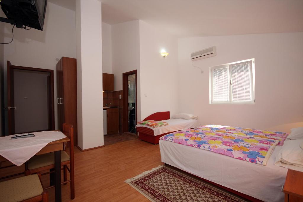 Apartments Raicevic Budva Oda fotoğraf