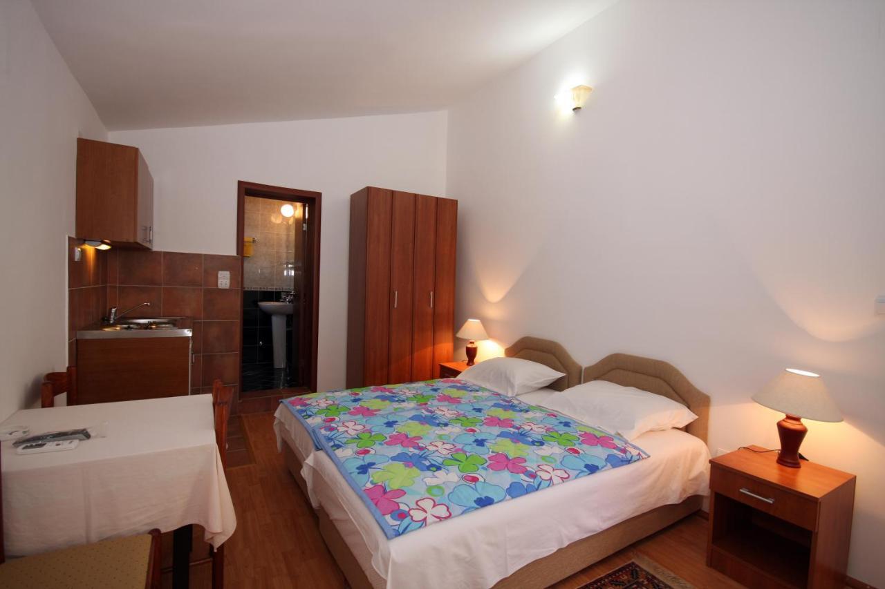 Apartments Raicevic Budva Oda fotoğraf